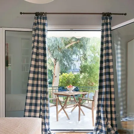 Glyfada Central Apartment